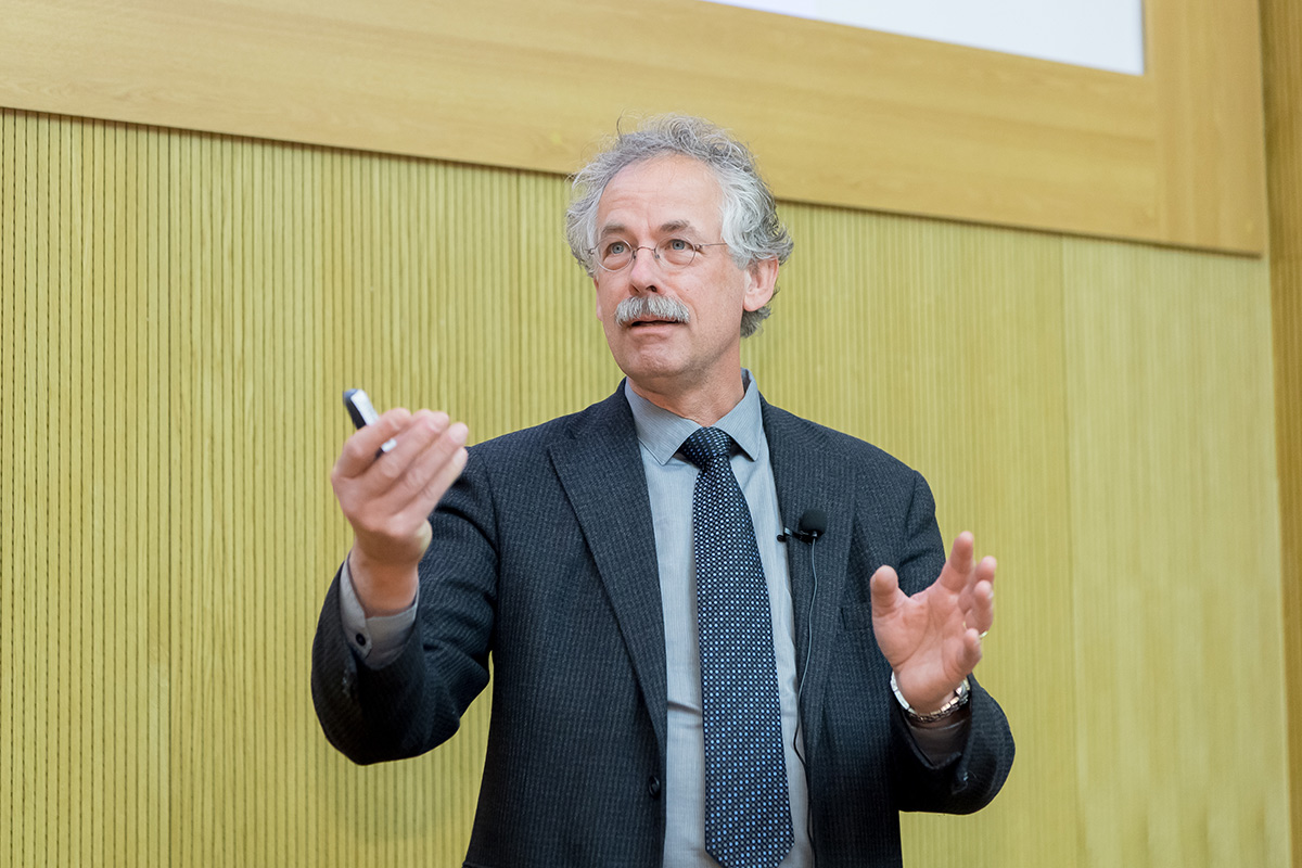 Президент Нидерландского физического общества профессор Рутенбек прочитал лекцию в Политехе